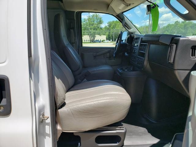 Used 2018 Chevrolet Express 2500 w/ Driver Convenience Package RWD image 16