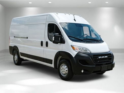 Used 2024 RAM ProMaster 2500 w/ Convenience Group FWD image 5