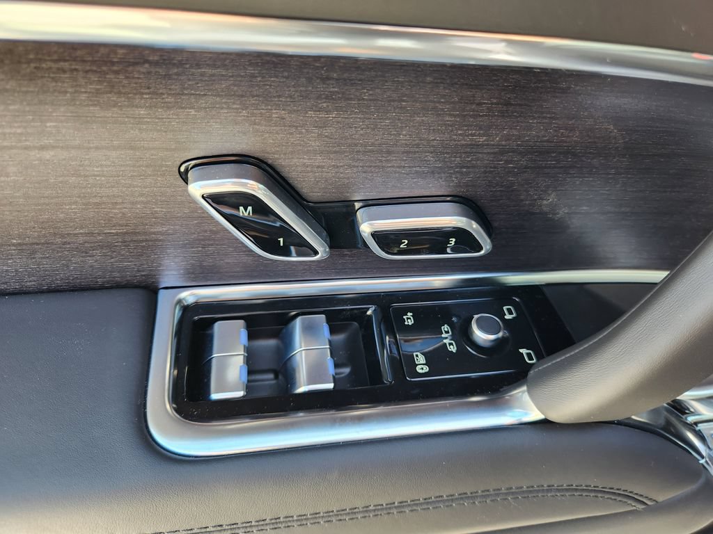 New 2026 Land Rover Range Rover SE AWD/4WD image 17