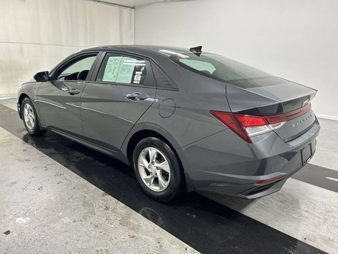 Used 2023 Hyundai Elantra SE FWD image 6