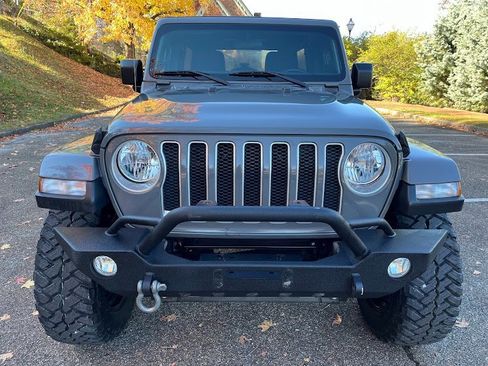 Used 2018 Jeep Wrangler Unlimited Sahara image 34