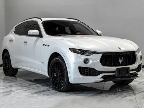 Used 2018 Maserati Levante GranSport AWD/4WD image 9