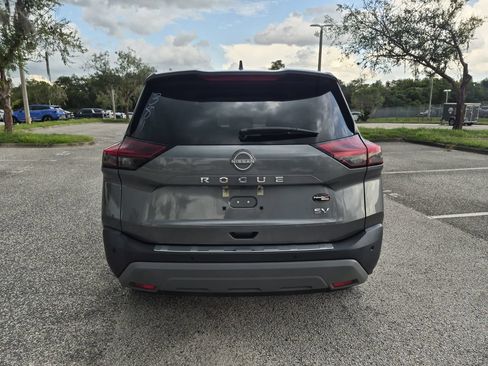 Used 2023 Nissan Rogue SV FWD image 4