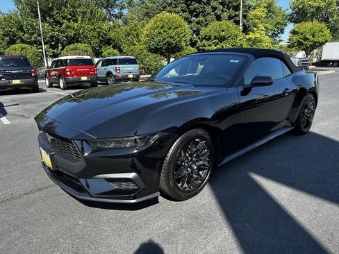 Certified 2026 Ford Mustang Convertible RWD image 9