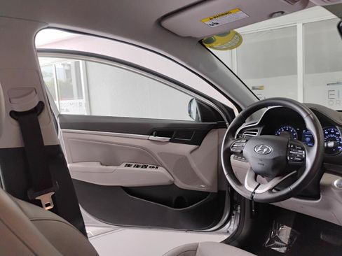 Used 2020 Hyundai Elantra Limited FWD image 86