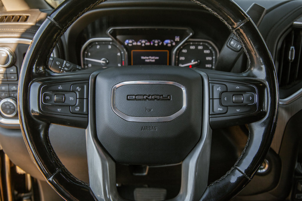 Used 2023 GMC Sierra 2500 Denali w/ Denali Black Diamond Edition AWD/4WD image 17