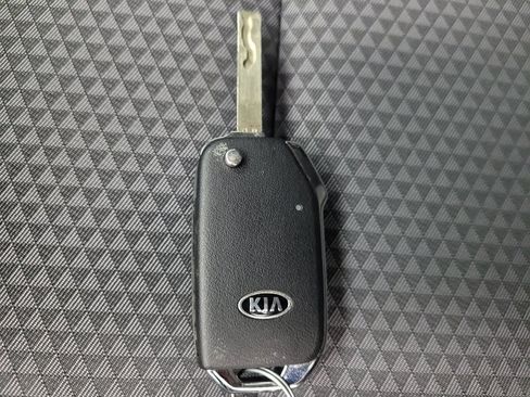 Used 2021 Kia Soul LX FWD image 32
