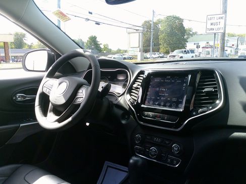 Used 2022 Jeep Cherokee Limited w/ Elite Package image 26