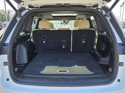 Used 2024 Jeep Grand Cherokee Limited w/ Luxury Tech Group II image 13