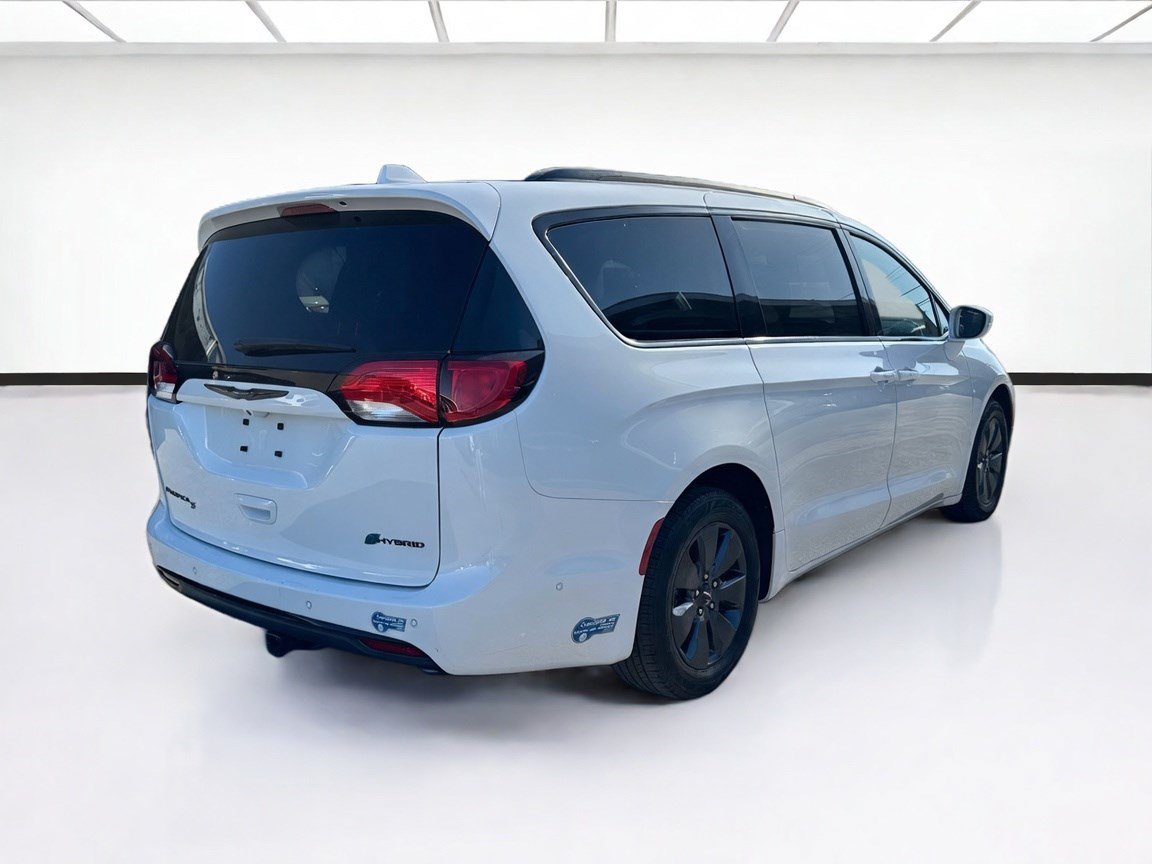 Used 2020 Chrysler Pacifica Limited w/ Advanced Safetytec Group FWD image 4