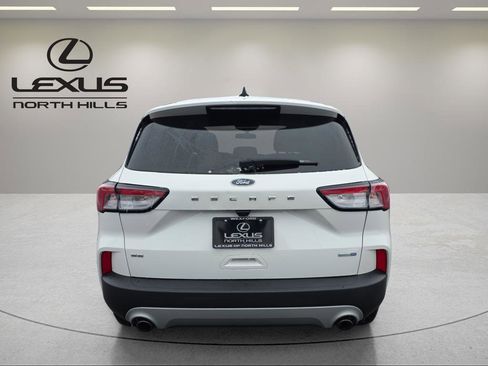 Used 2020 Ford Escape SE image 6