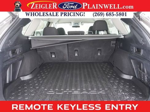 Used 2022 Subaru Outback Premium image 5