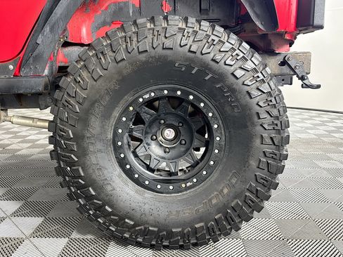 Used 2018 Jeep Wrangler Unlimited Sport w/ Connectivity Group image 34