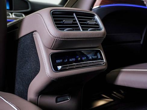 Used 2026 Mercedes-Benz Maybach GLS 600 4MATIC image 24