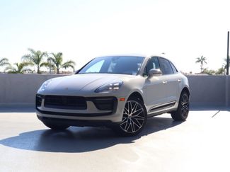 Certified 2025 Porsche Macan video 1