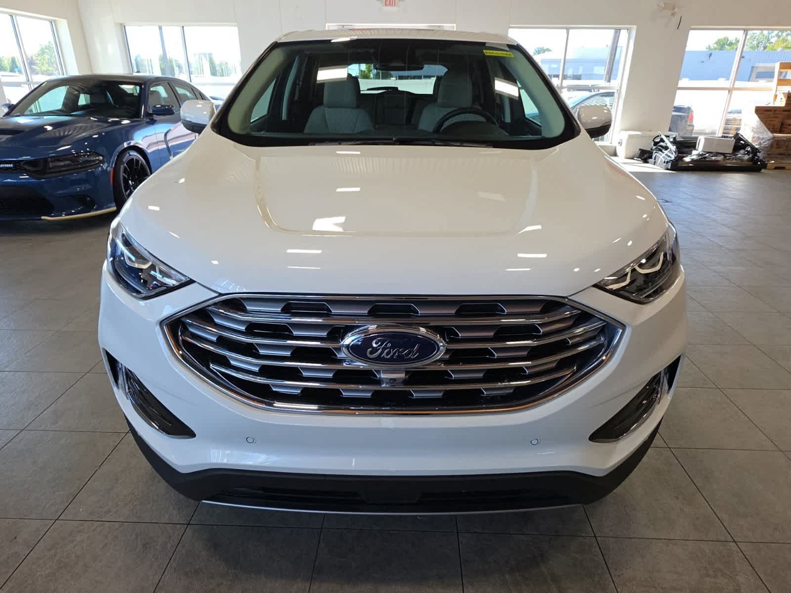 Used 2024 Ford Edge Titanium w/ Equipment Group 301A AWD/4WD image 2