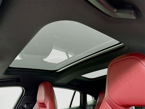 New 2026 Porsche Panamera image 23