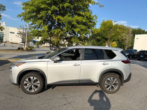 Used 2023 Nissan Rogue SV FWD image 7