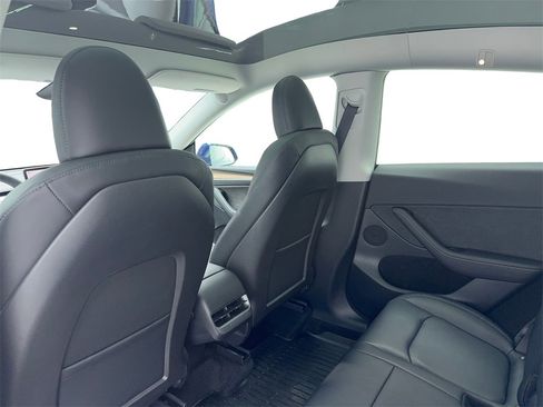 Used 2023 Tesla Model Y 2WD image 43
