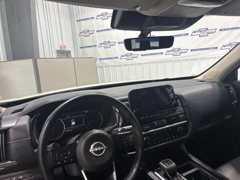 Used 2024 Nissan Pathfinder SL w/ SL Premium Package AWD/4WD image 2