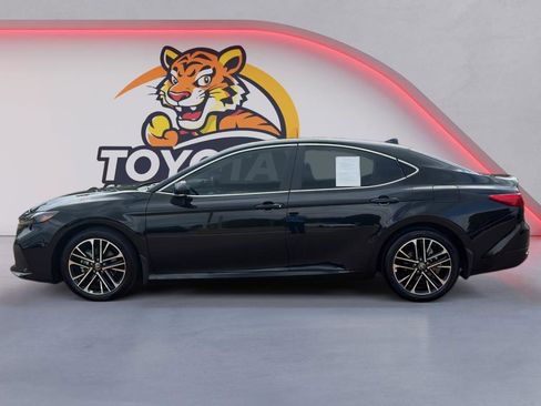 Used 2026 Toyota Camry XLE FWD image 8