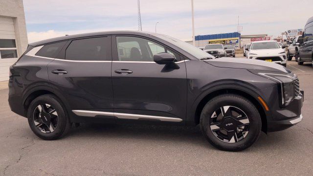 Used 2026 Kia Sportage LX AWD/4WD image 3