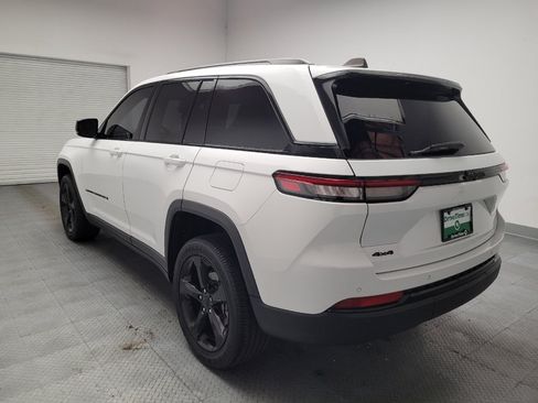 Used 2023 Jeep Grand Cherokee Altitude AWD/4WD image 5