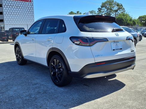 Used 2025 Honda HR-V Sport image 3