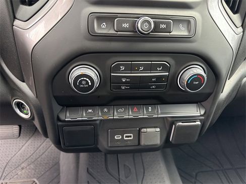 Used 2022 Chevrolet Silverado 1500 Custom image 25