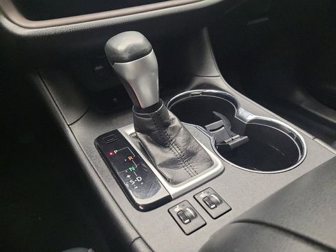 Used 2018 Toyota Highlander XLE image 26