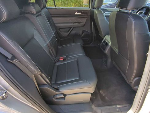 Certified 2022 Volkswagen Atlas Cross Sport SEL R-Line image 22