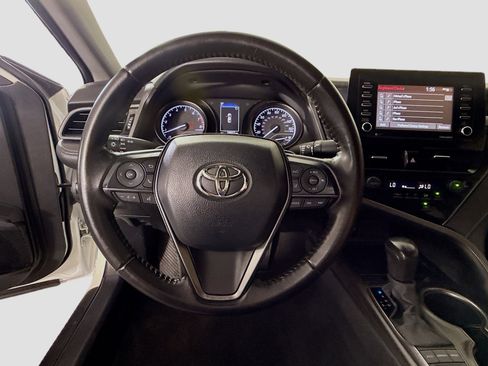 Used 2022 Toyota Camry SE w/ Convenience Package FWD image 13