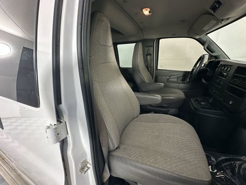 Used 2019 Chevrolet Express 3500 LT w/ LT Preferred Equipment Group image 26