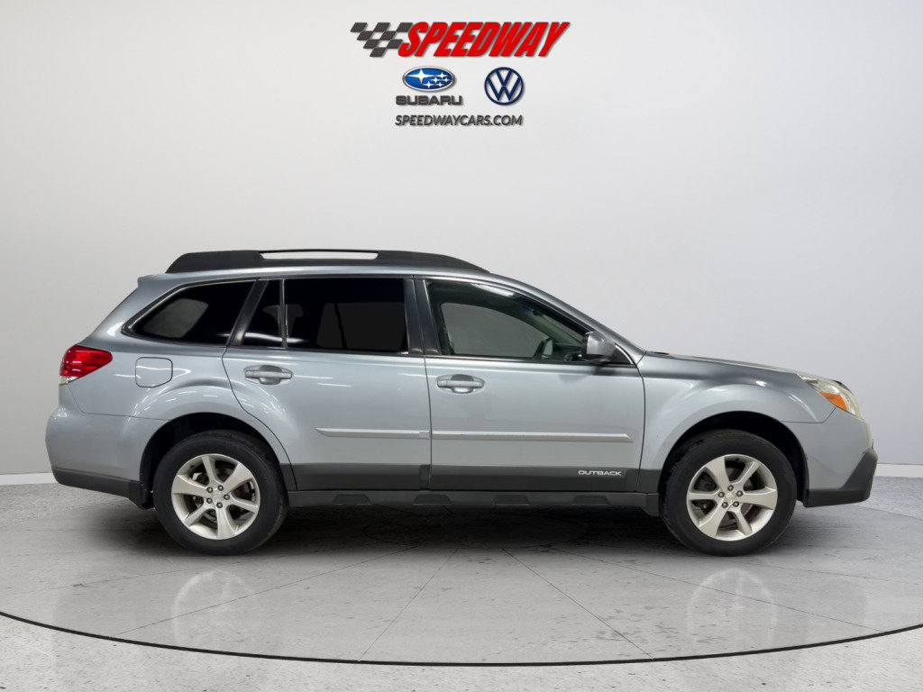 Used 2013 Subaru Outback 2.5i Limited w/ Moonroof Pkg AWD/4WD image 4