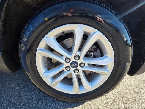 Used 2019 Ford Edge SEL w/ Cold Weather Package image 19