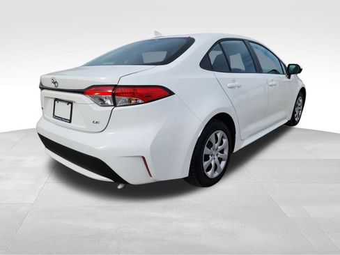 Used 2022 Toyota Corolla LE image 8