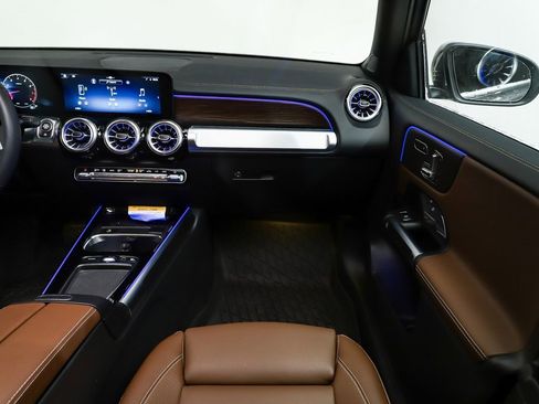 New 2026 Mercedes-Benz GLB 250 4MATIC image 17