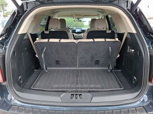 Certified 2024 Ford Explorer XLT w/ Equipment Group 202A image 32