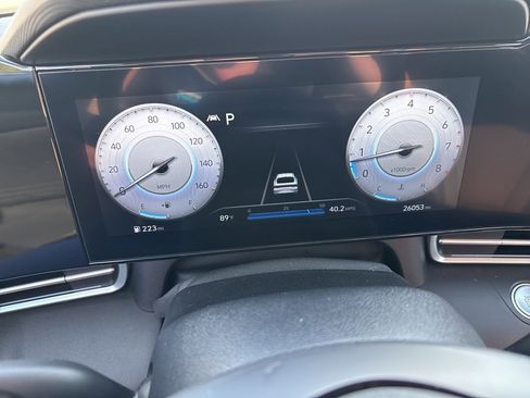 Certified 2023 Hyundai Elantra Limited w/ Preferred Accessory Package image 19