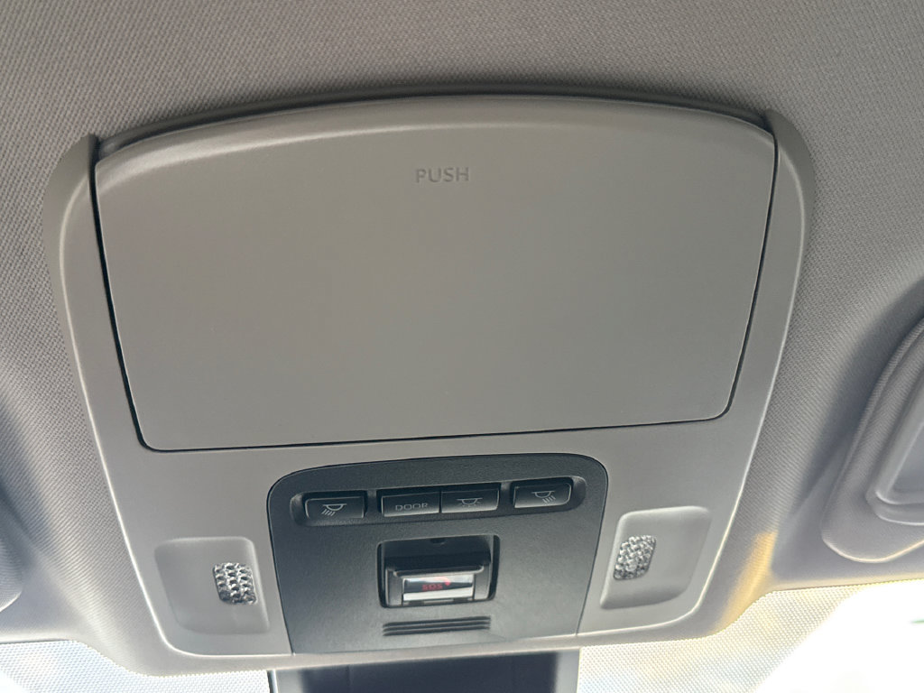 Used 2022 Toyota Camry XSE FWD image 21