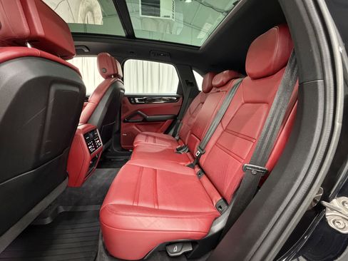 Certified 2022 Porsche Cayenne S image 20