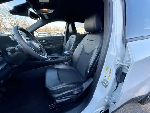 Used 2024 Jeep Compass Trailhawk image 20