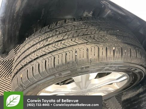 Used 2017 GMC Terrain SLE image 28