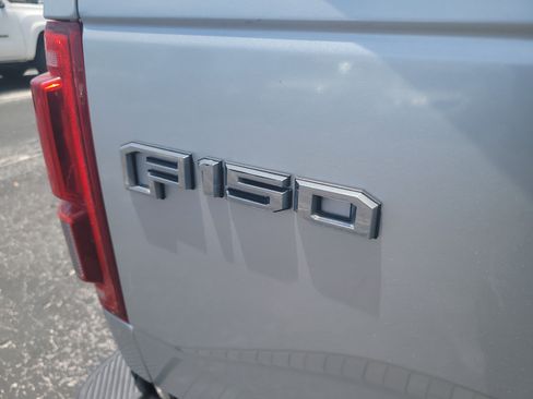 Used 2015 Ford F150 Lariat w/ Equipment Group 502A Luxury AWD/4WD image 8