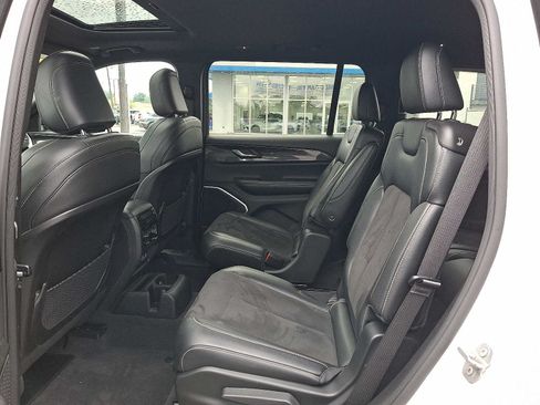 Used 2022 Jeep Grand Cherokee L Laredo AWD/4WD image 10