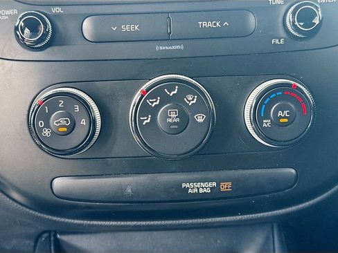 Used 2019 Kia Soul image 16