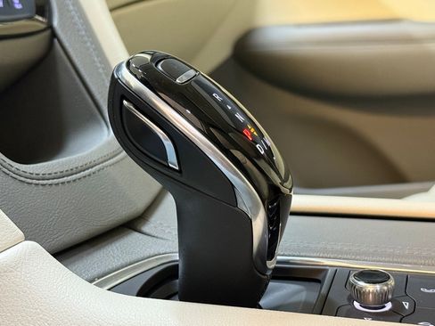 Used 2022 Cadillac XT6 Premium Luxury w/ Technology Package image 16