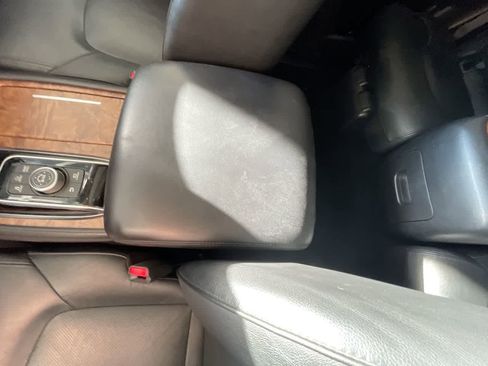 Used 2022 Nissan Armada SL w/ Captain's Chairs Package image 21