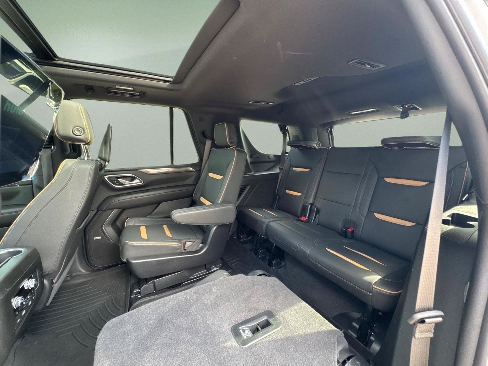 Used 2024 GMC Yukon AT4 w/ Technology Package AWD/4WD image 15