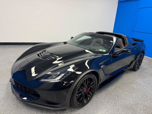 Used 2019 Chevrolet Corvette Z06 w/ Battery Protection Package RWD image 1